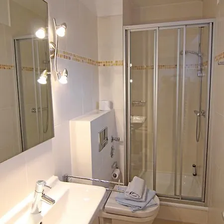 Boarding House Sensenskiin Appartement *