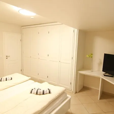 Boarding House Sensenskiin